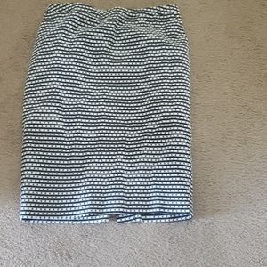 Black and wite pencil skirt